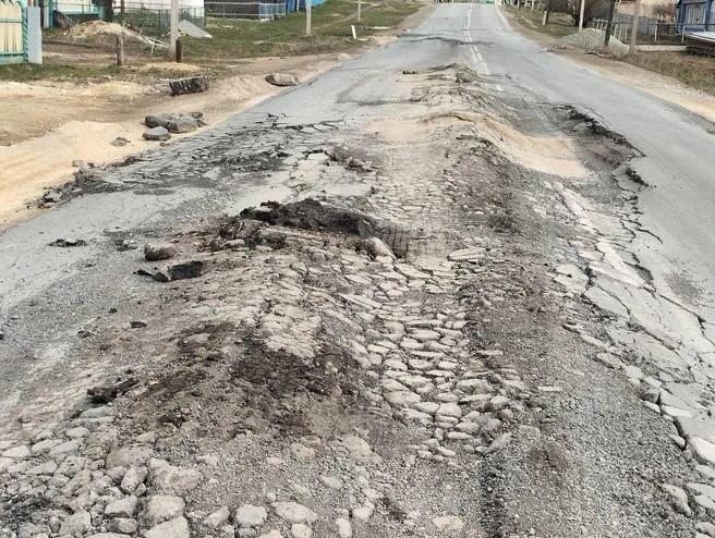 🚧 В Башкирии займутся самыми «выдающимися» ямами на дорогах

Радий Хабиров поручил ускорить дорожны