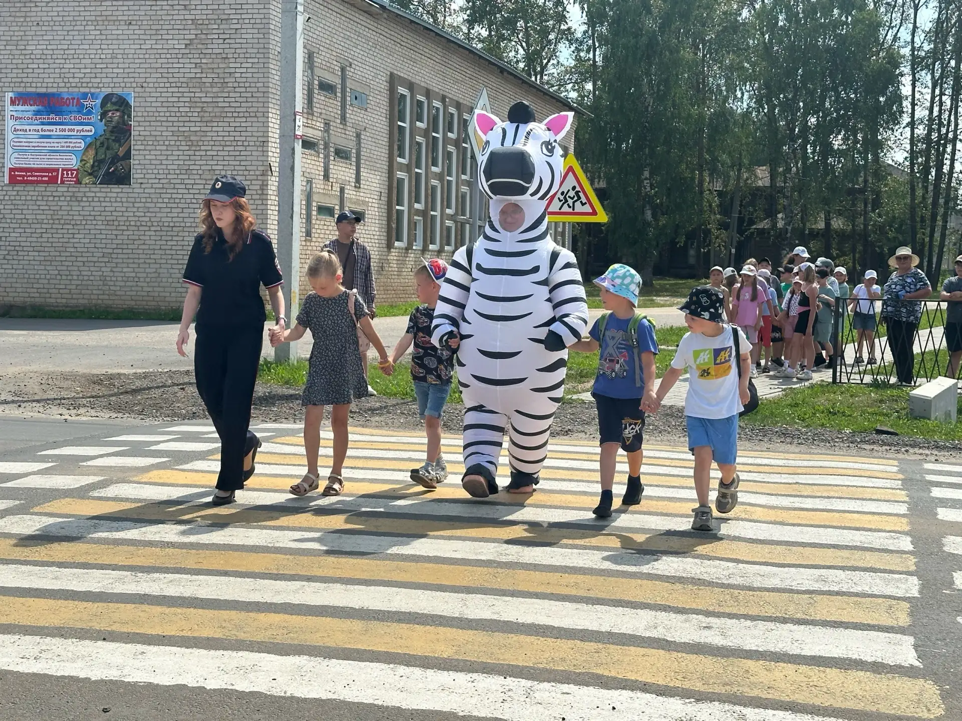 В разновозрастном отряде «Краски» каждый день наполнен яркими событиями! ☀️🎨
Спортивные игры, полез