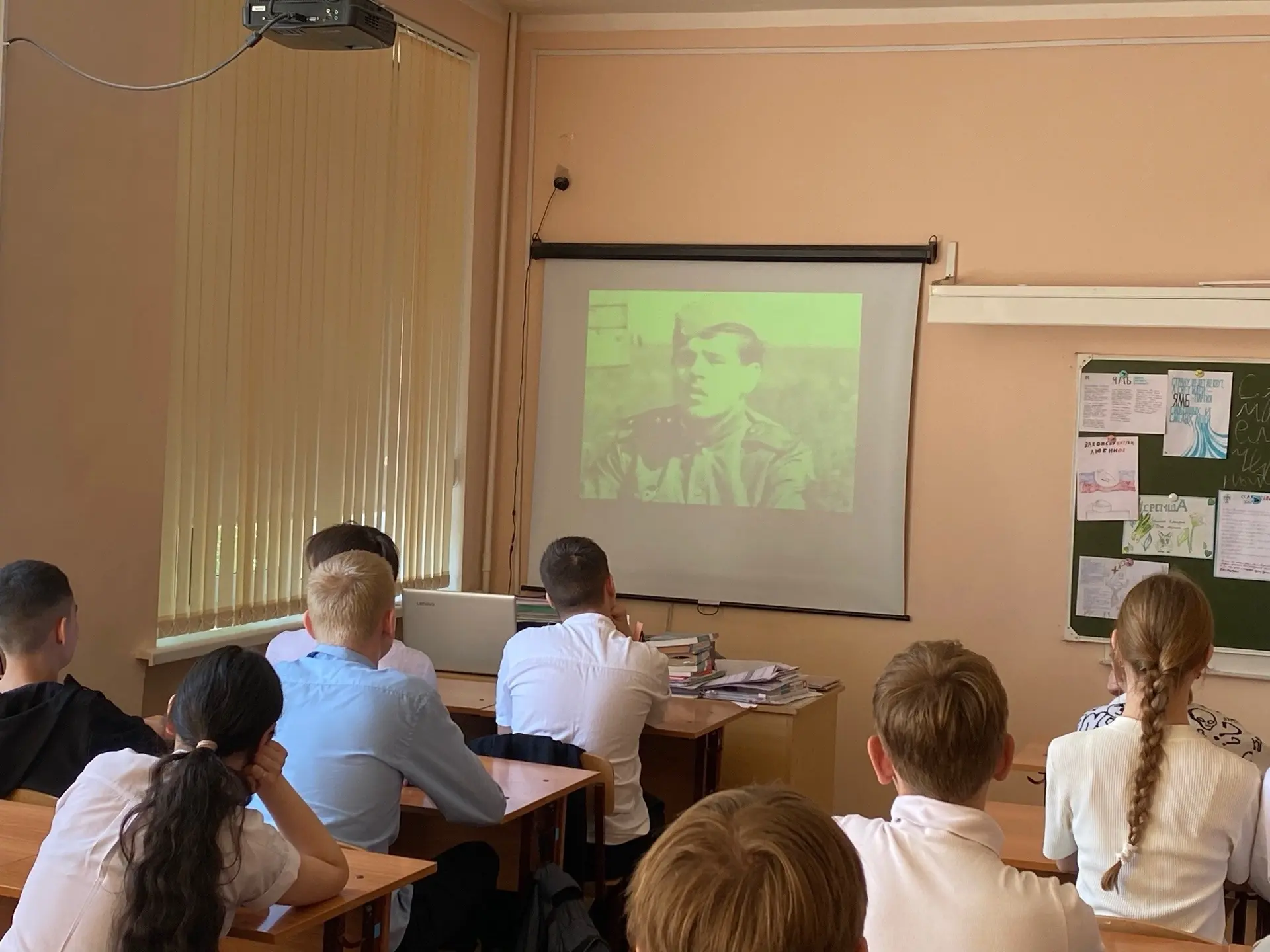 В преддверия 81 годовщины великой Победы советник директора по воспитанию Никита Александрович Сивен
