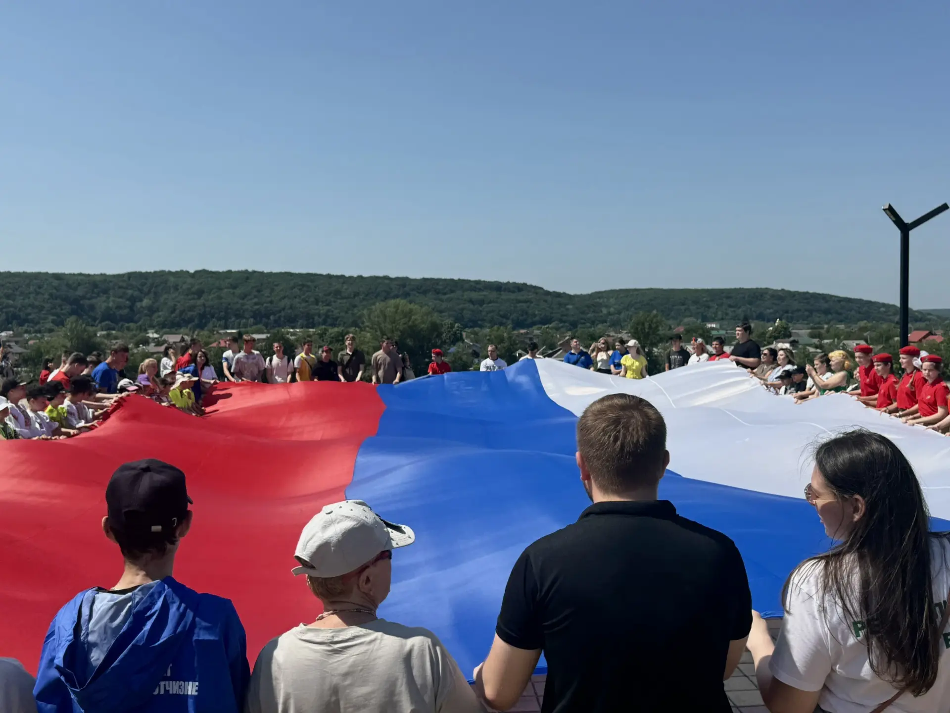 Администрация Городского парка поздравляет своих посетителей с Днем России 🇷🇺 – праздником, которы