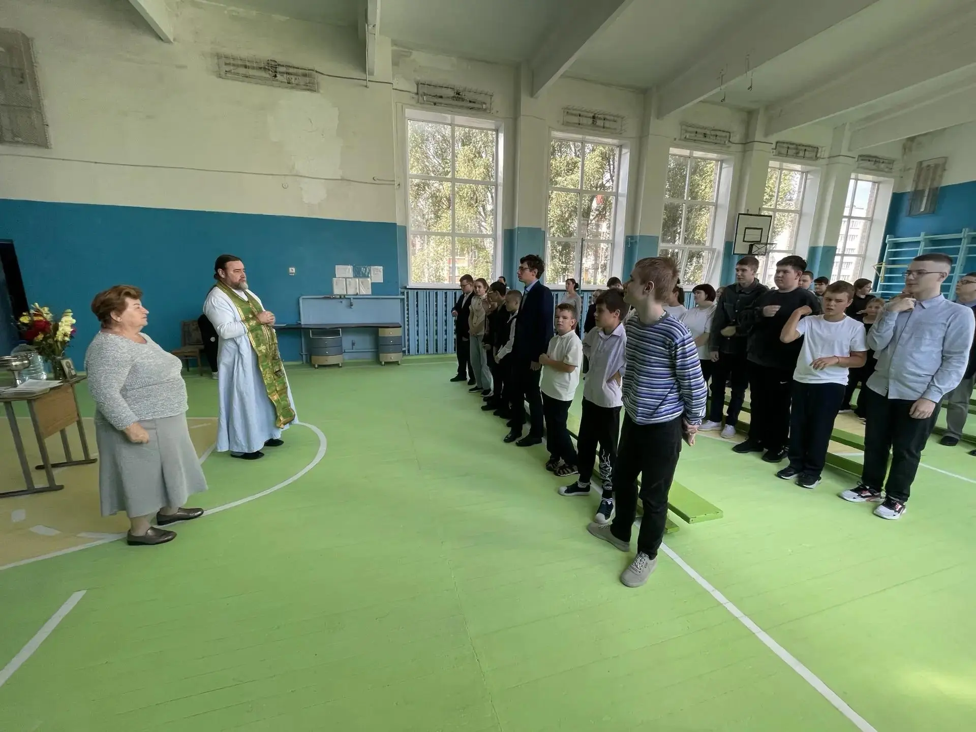 2 сентября в нашей школе состоялась встреча с настоятелем храма "Утоли моя печали" свящ...