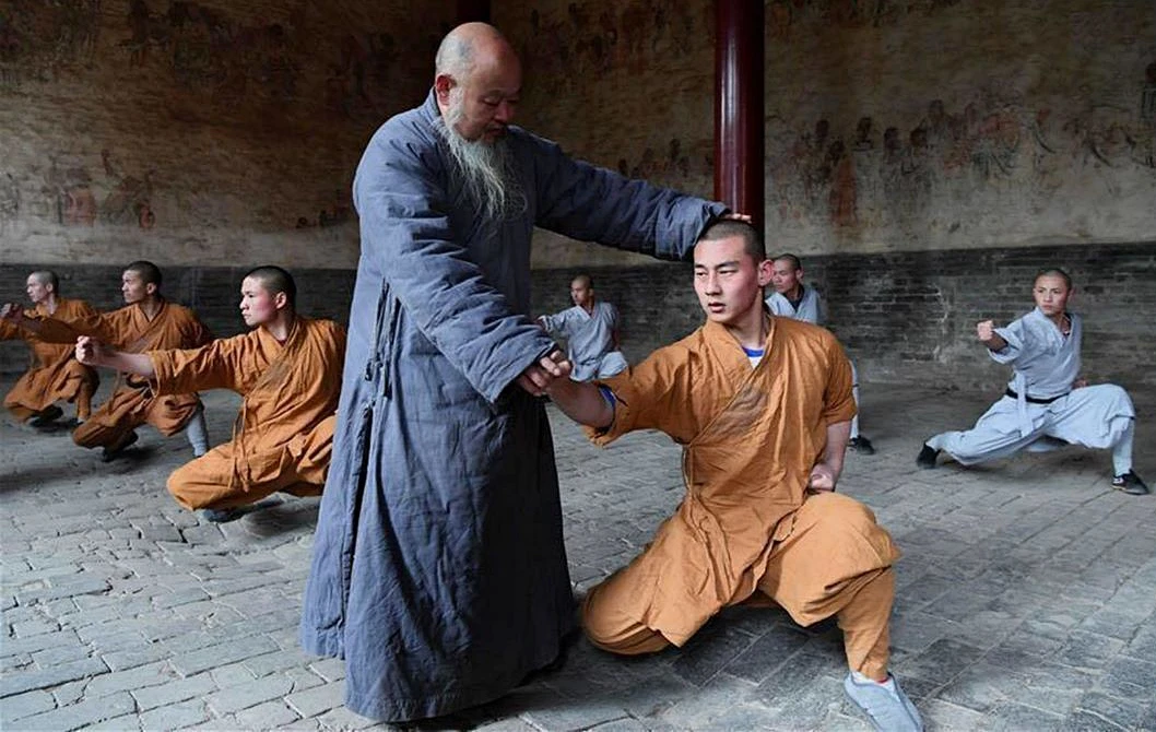 ⚔️ МАСТЕР КУНГ-ФУ (китайская притча)

⛩️…Один самолюбивый юноша, поступил в монастырь Шаолинь учитьс