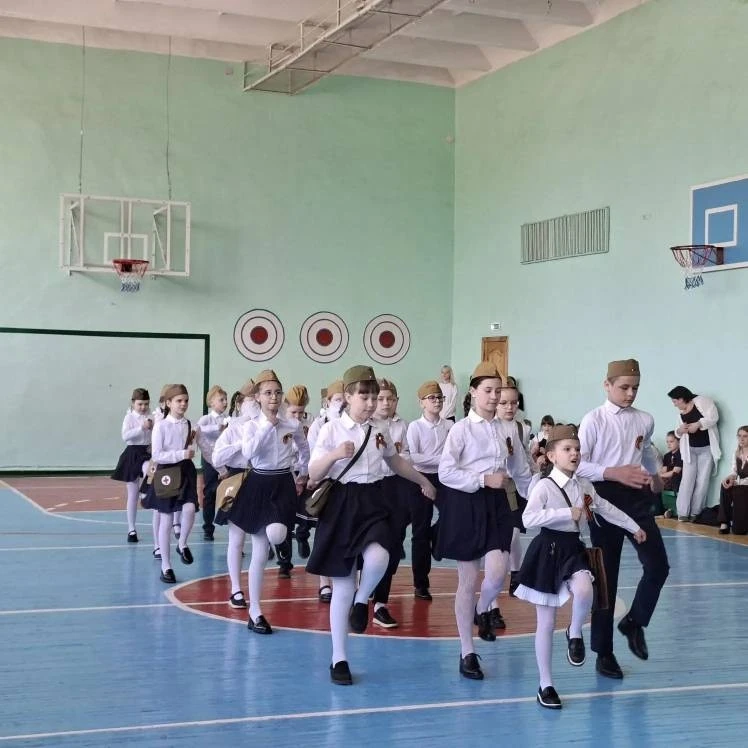 В преддверии Дня Победы в гимназии прошёл Смотр-конкурс строя и песни, посвящённый 81- годовщине Поб