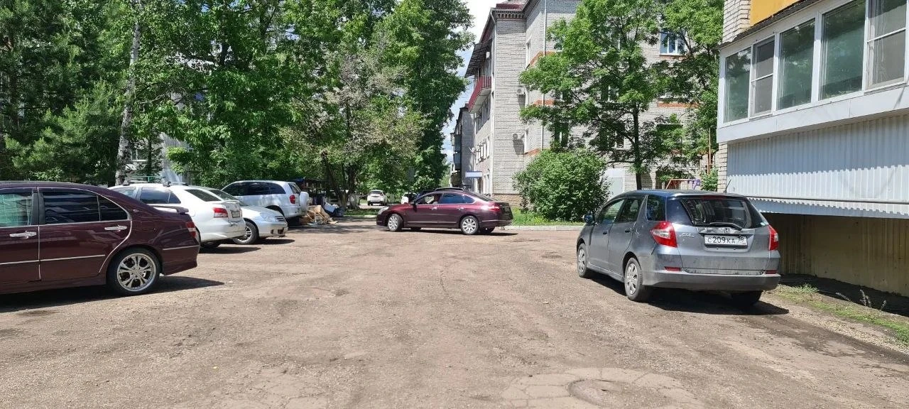 ⭐️Еще один междворовой проезд отремонтируют в Биробиджане

В областном центре продолжаются работы по