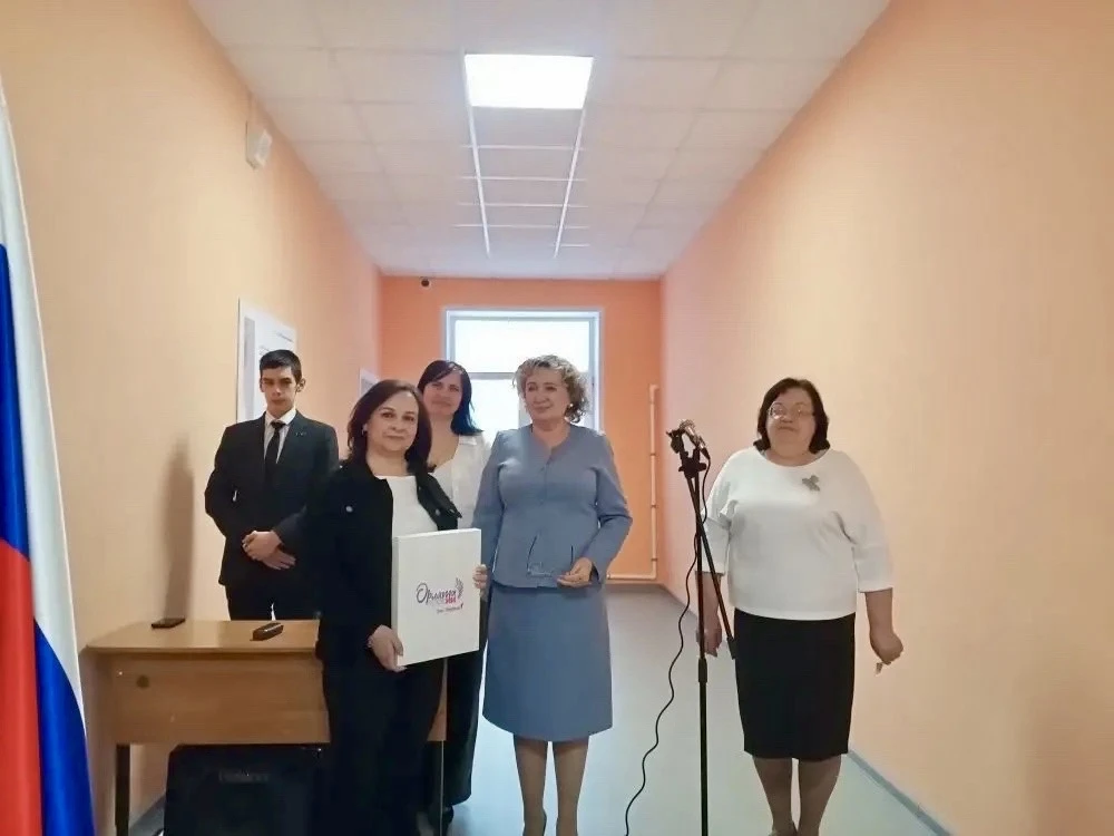 ✅По традиции новую учебную  неделю  в МБОУ «Первомайская средняя общеобразовательная школа» начали с
