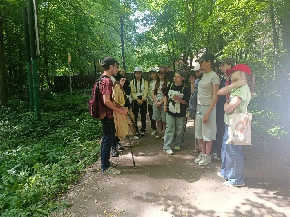 Летняя экологическая школа 6 класса!

🌞 Лето можно проводить по разному: ученики 6 О второй год пос