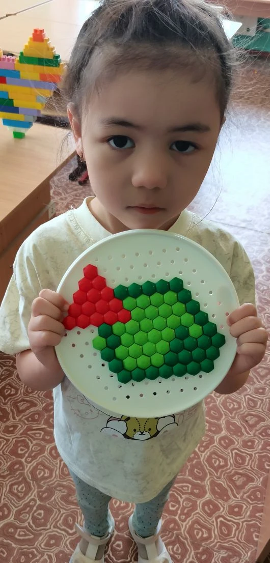Много праздников на свете,