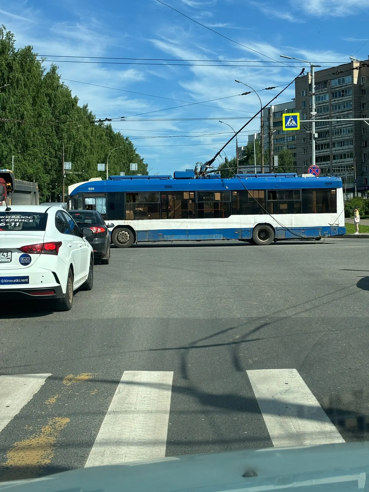 🚌 На улице Производственной в Кирове сломался троллейбус — образовалась пробка

Сломавшийся троллей