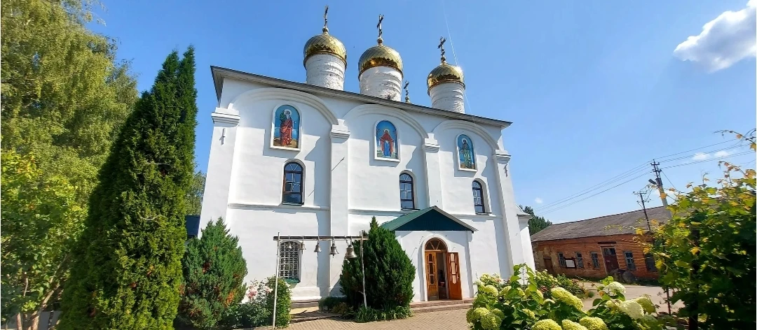 🏰 Лебедянский Свято‑Троицкий женский монастырь: тихая история города ❤️

Продолжаем рубрику «Интере