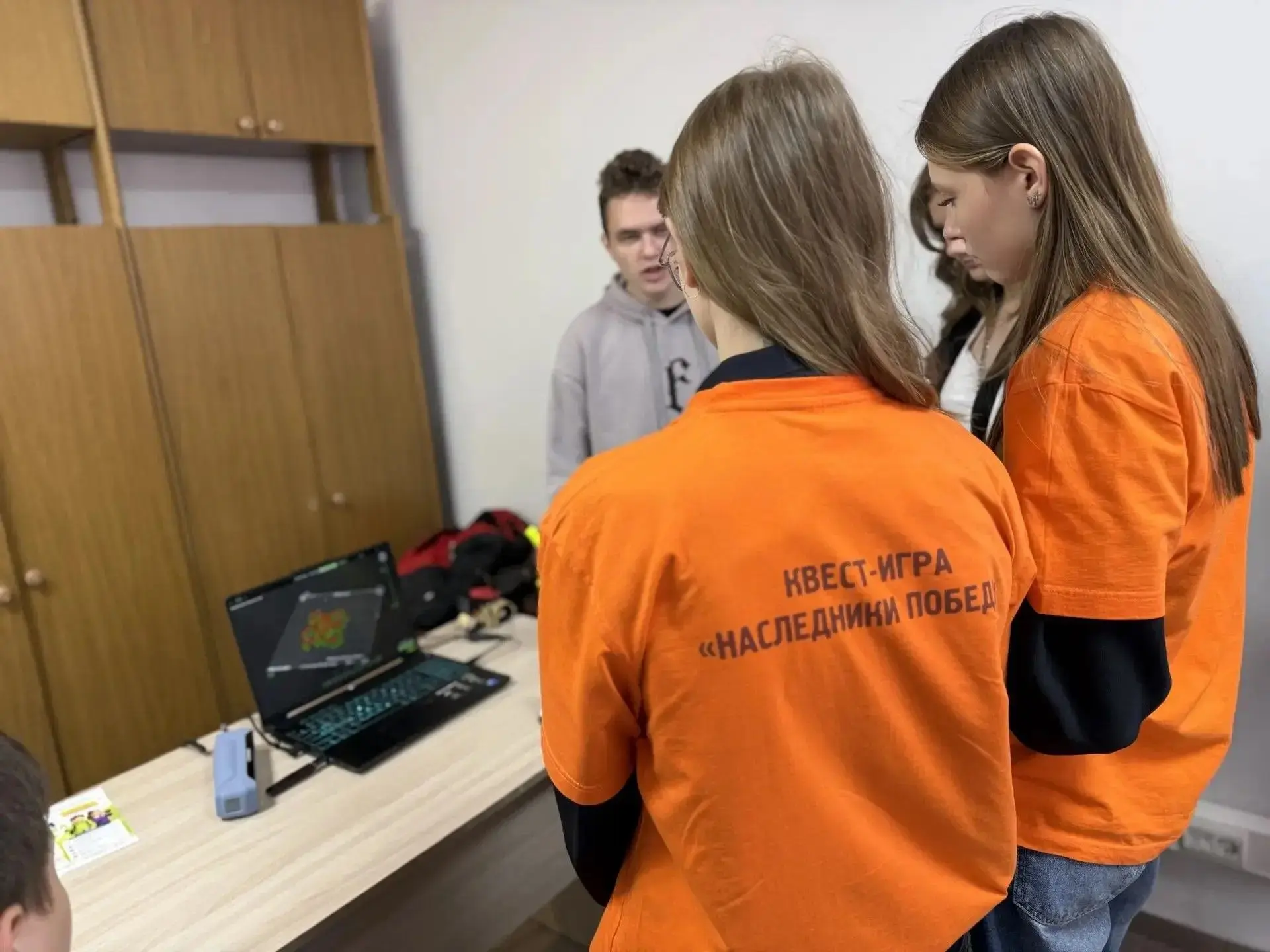 🧩Масштабную историко-патриотическую квест-игру провели для юных волонтеров и юнармейцев Барнаула  В 