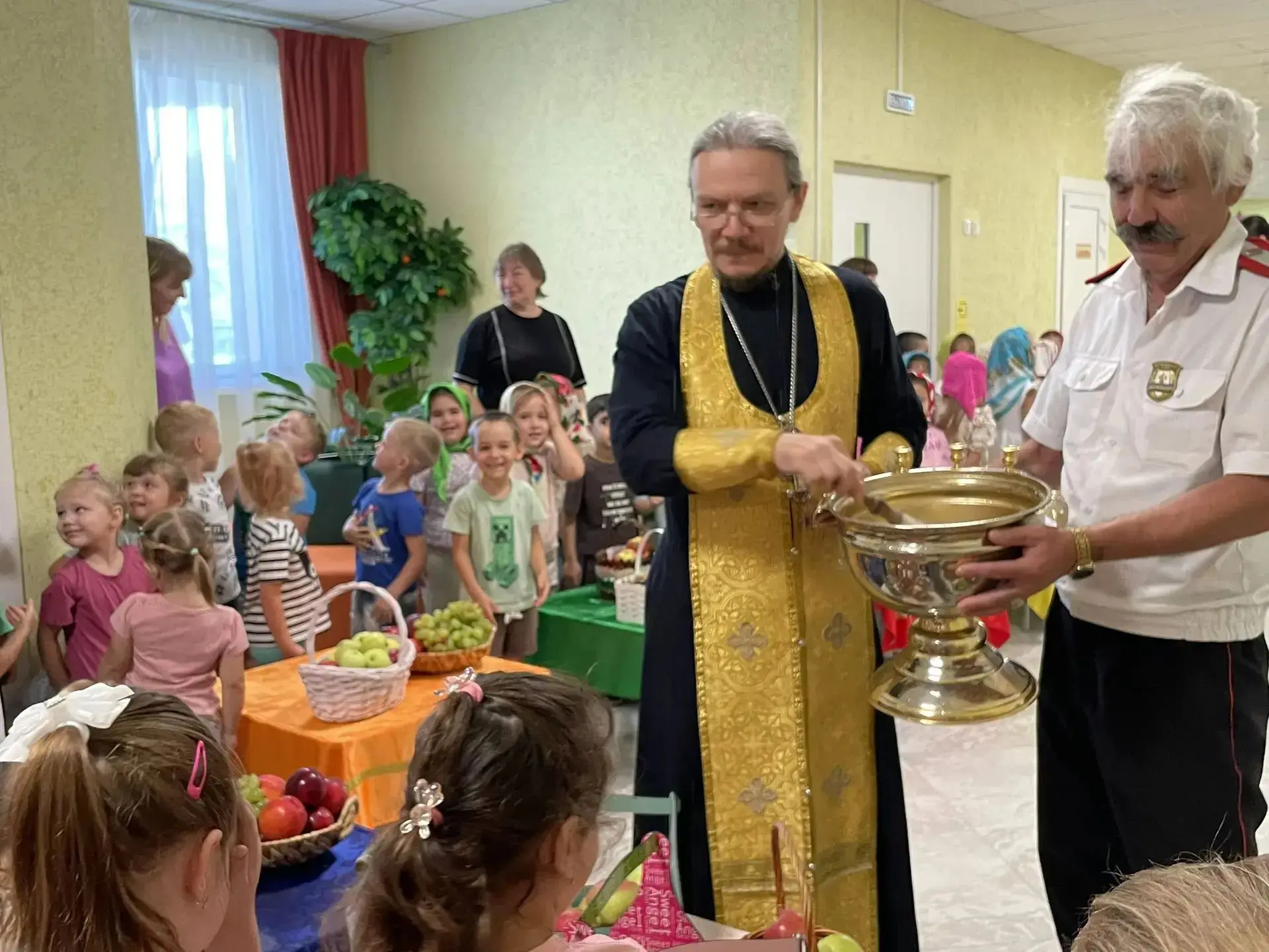 Август дарит нам один из самых тёплых и светлых праздников — Яблочный Спас.