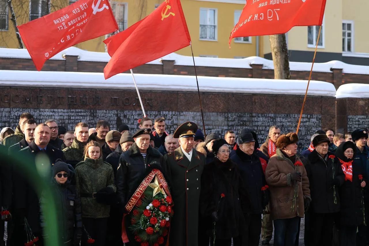 🎖️Открыли празднование предстоящего Дня защитника Отечества торжественным митингом в сквере Памяти Г
