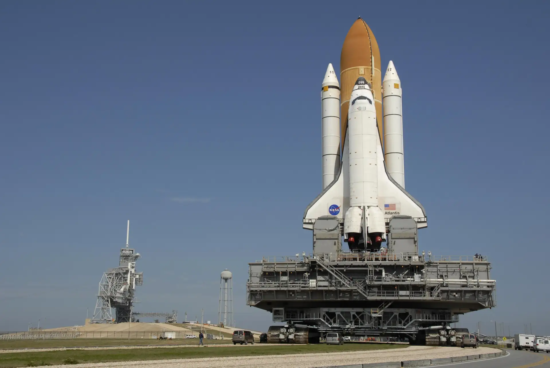 🚀 День космонавтики и спецтехника для покорения космоса