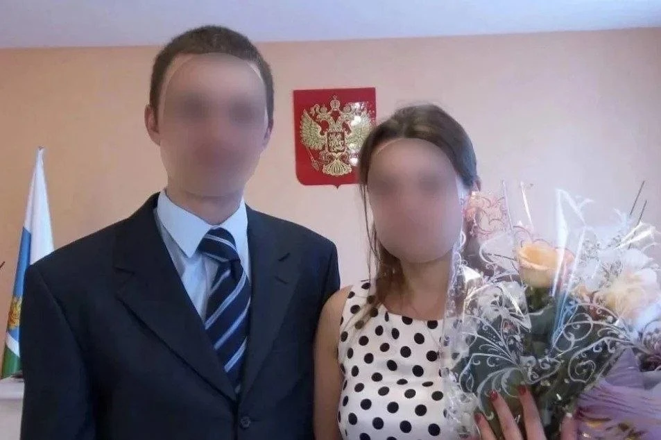 Экс‑полицейский и его жена получили 24,5 и 17 лет за насилие над детьми на Урале.