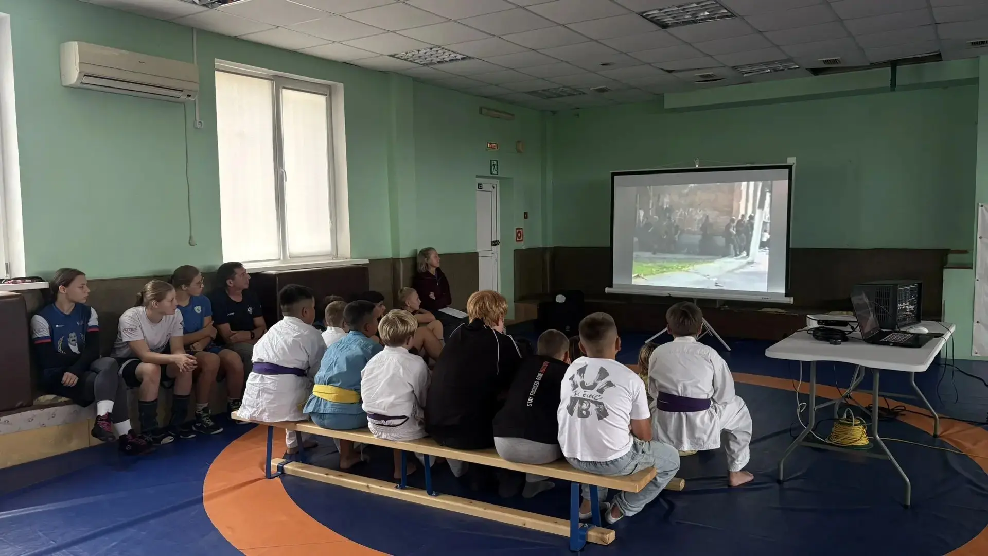 В России ежегодно 3 сентября отмечается особая дата - День солидарности в борьбе с терр...