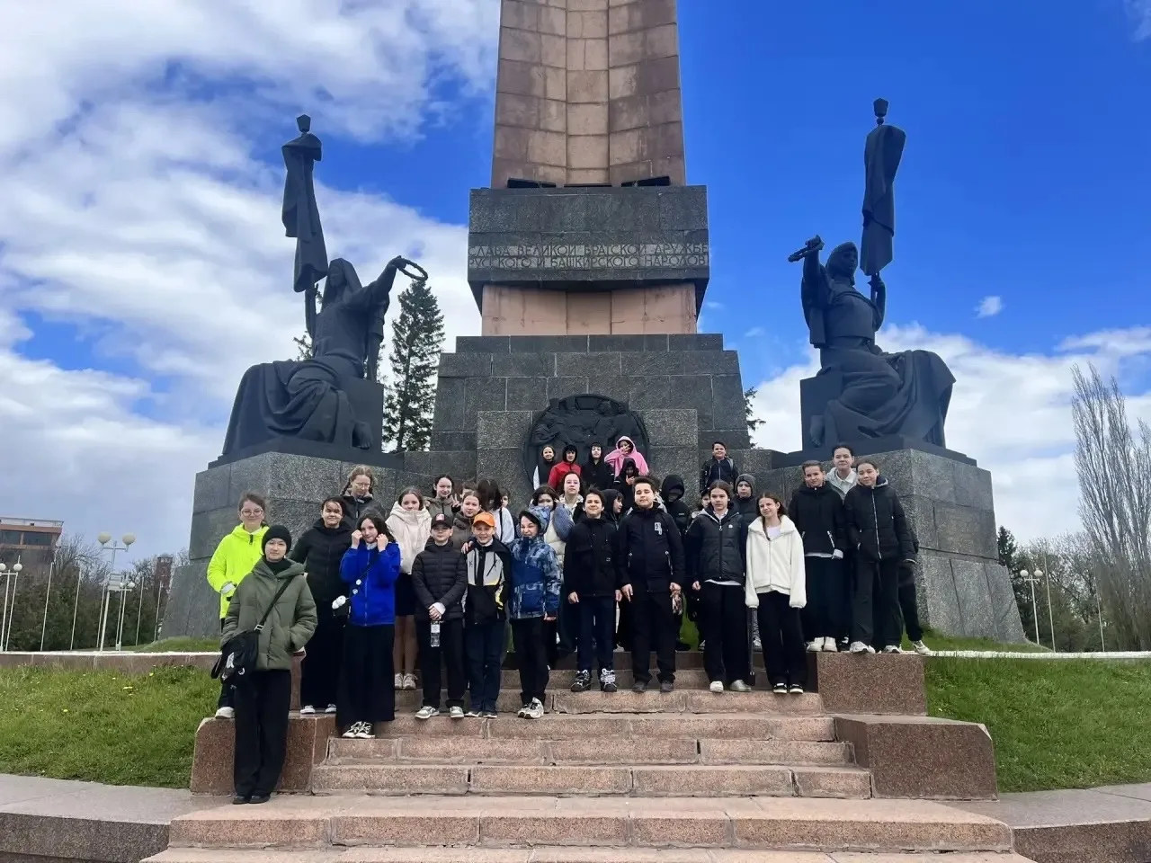 На днях совместно с Русским географическим обществом провели  в музее геологии и полезных ископаемых