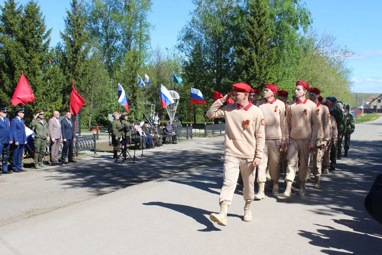 Обучающиеся военно-патриотических объединений ежегодно принимают участие в митинге посв...