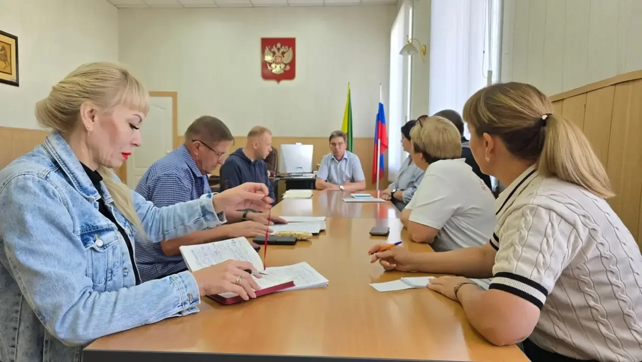 🤝Рабочий выезд в Петровск-Забайкальский муниципальный округ провёл министр физической ...