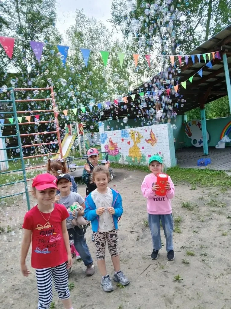 Лето – удивительная пора, когда детям можно вдоволь гулять, бегать, прыгать, веселиться. В этот пери