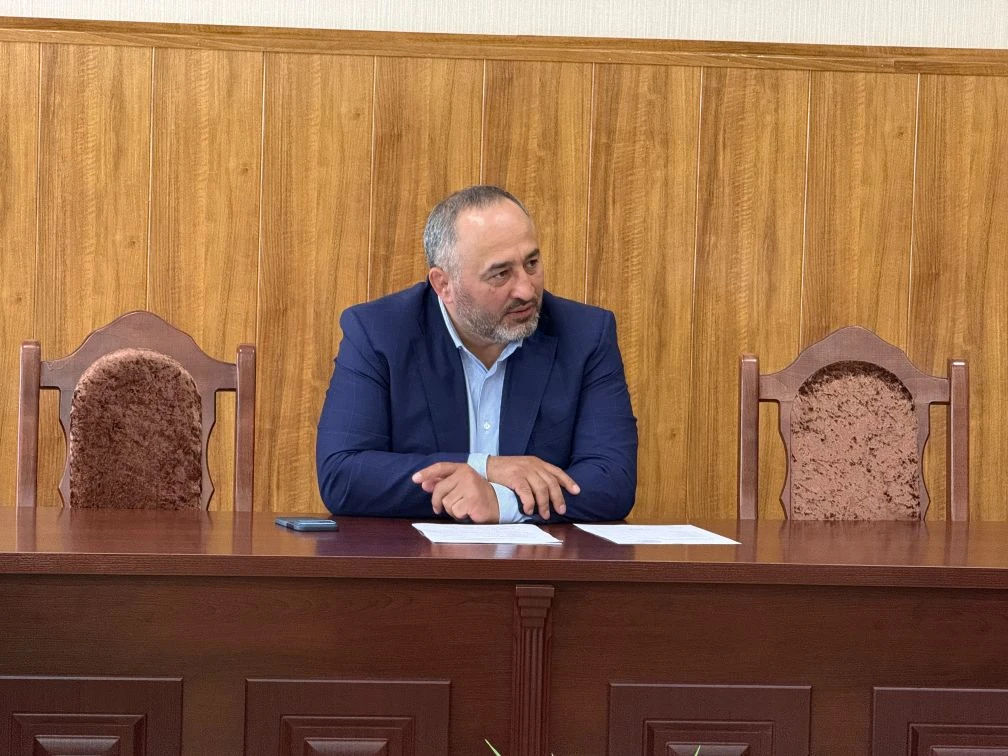 Традиционно начал рабочую неделю с расширенного планерного совещания, в котором приняли...