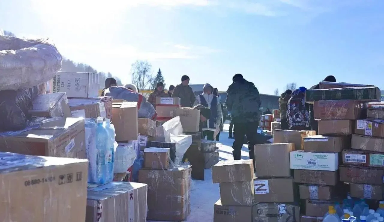 Продолжаем помогать нашим защитникам! 🇷🇺  📦Первый в этом году гуманитарный конвой отправился из Респ