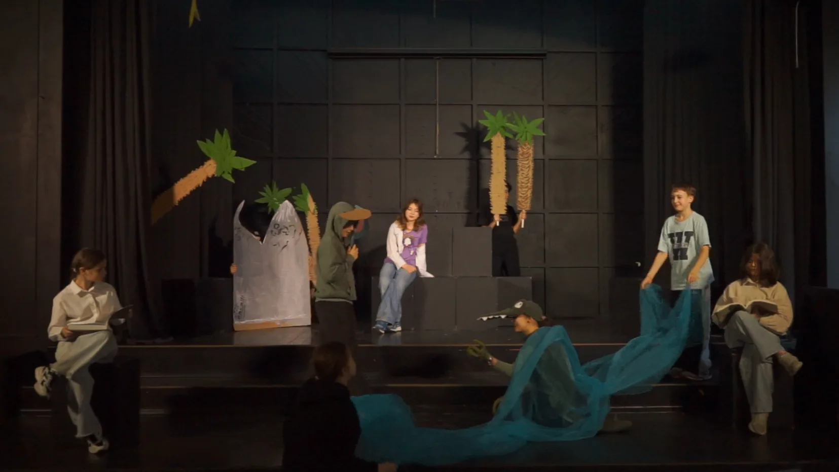Театральный фестиваль 🎭 5️⃣ классы  "За свою жизнь Редьярд Киплинг проехал половину мира! И когда в 