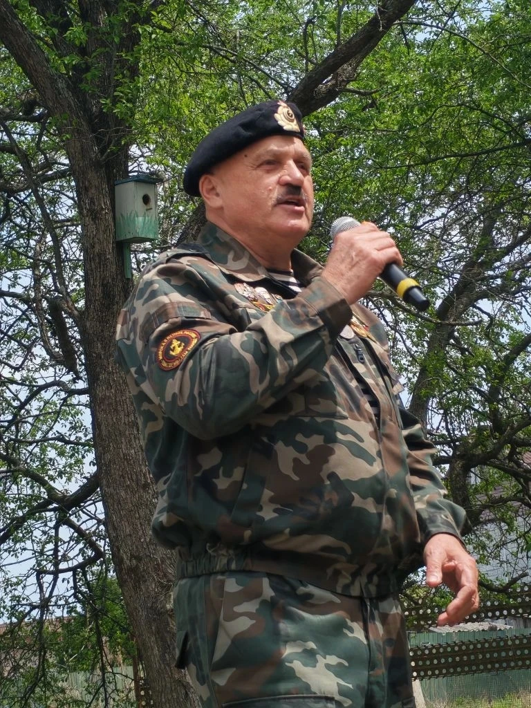 Концерт, посвященный Великому Дню Победы, прошёл сегодня в селе Перевозная.  Виктор Копейкин, руково
