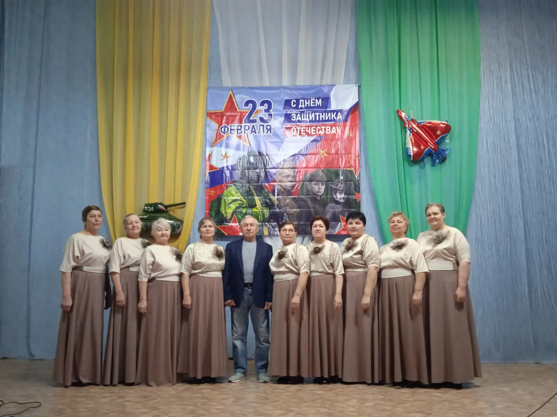 🌟В преддверии этого праздничного дня в Савиновском КИЦ прошел концерт "Для Вас, Защитники!"
Зрители