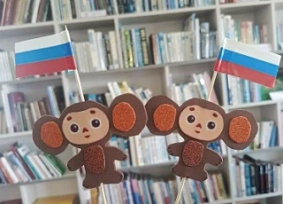 В ГОСТЯХ У ЛЮБИМОГО ГЕРОЯ: ТВОРЧЕСКИЙ МАСТЕР-КЛАСС КО ДНЮ РОССИИ

В рамках праздничной концертной пр