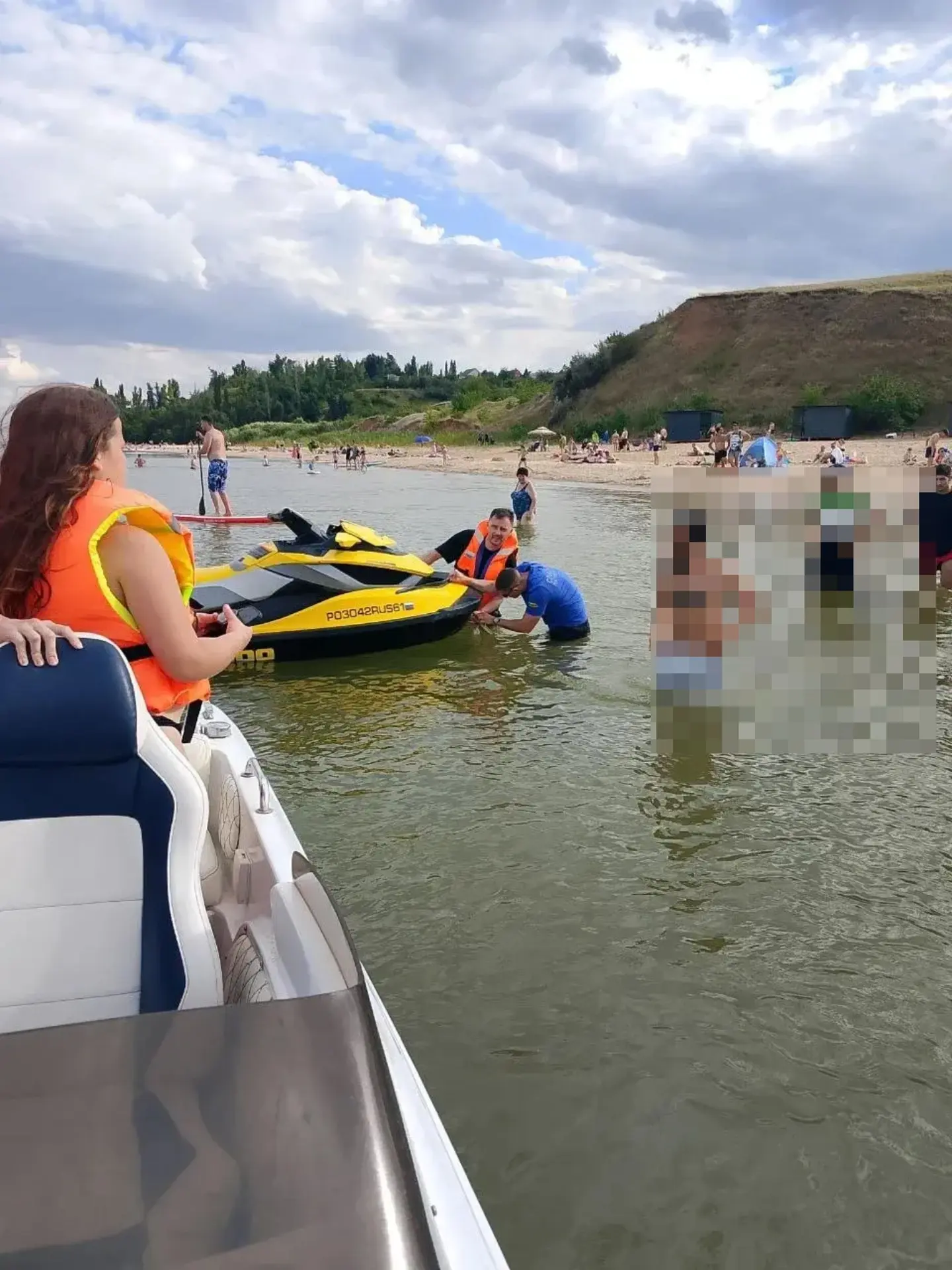 Специалисты Цимлянского подразделения областной службы спасения на воде пришли на помощь отдыхающим.