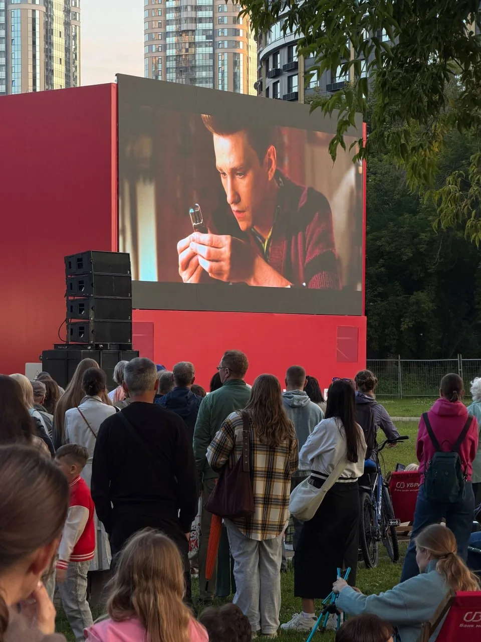 🍿Летние кинотеатры в Екатеринбурге: где смотреть фильмы под открытым небом