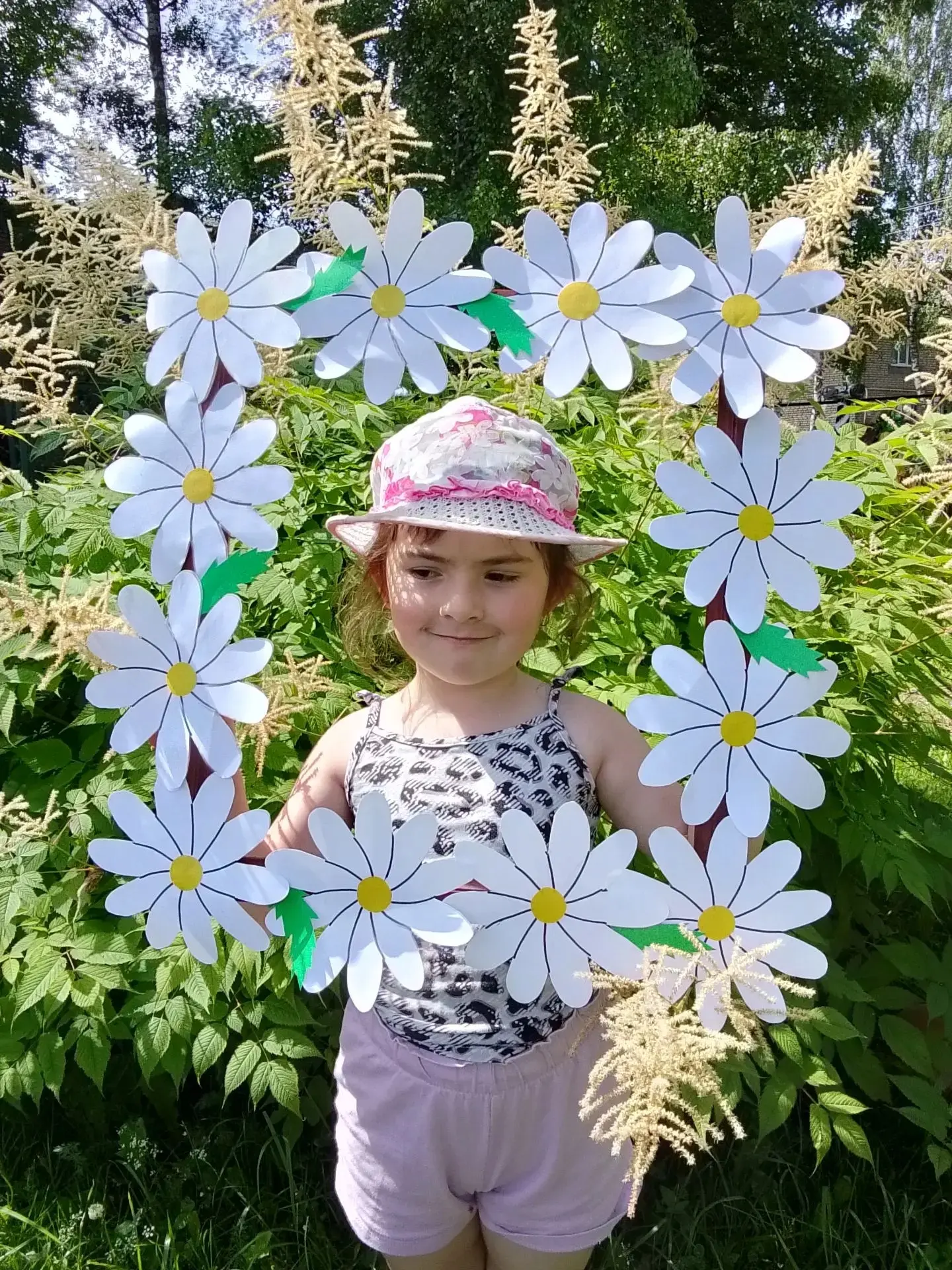 🌸 День ромашек — праздник нежности и любви! 🌸 
24 июня мы отмечаем удивительный праздник — День ро