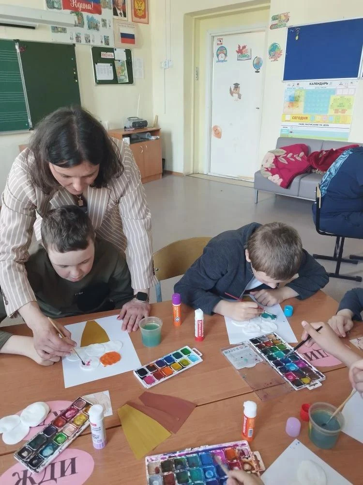 Продолжаем рассказ о событиях этого насыщенного дня. Участники Летней школы посетили за...