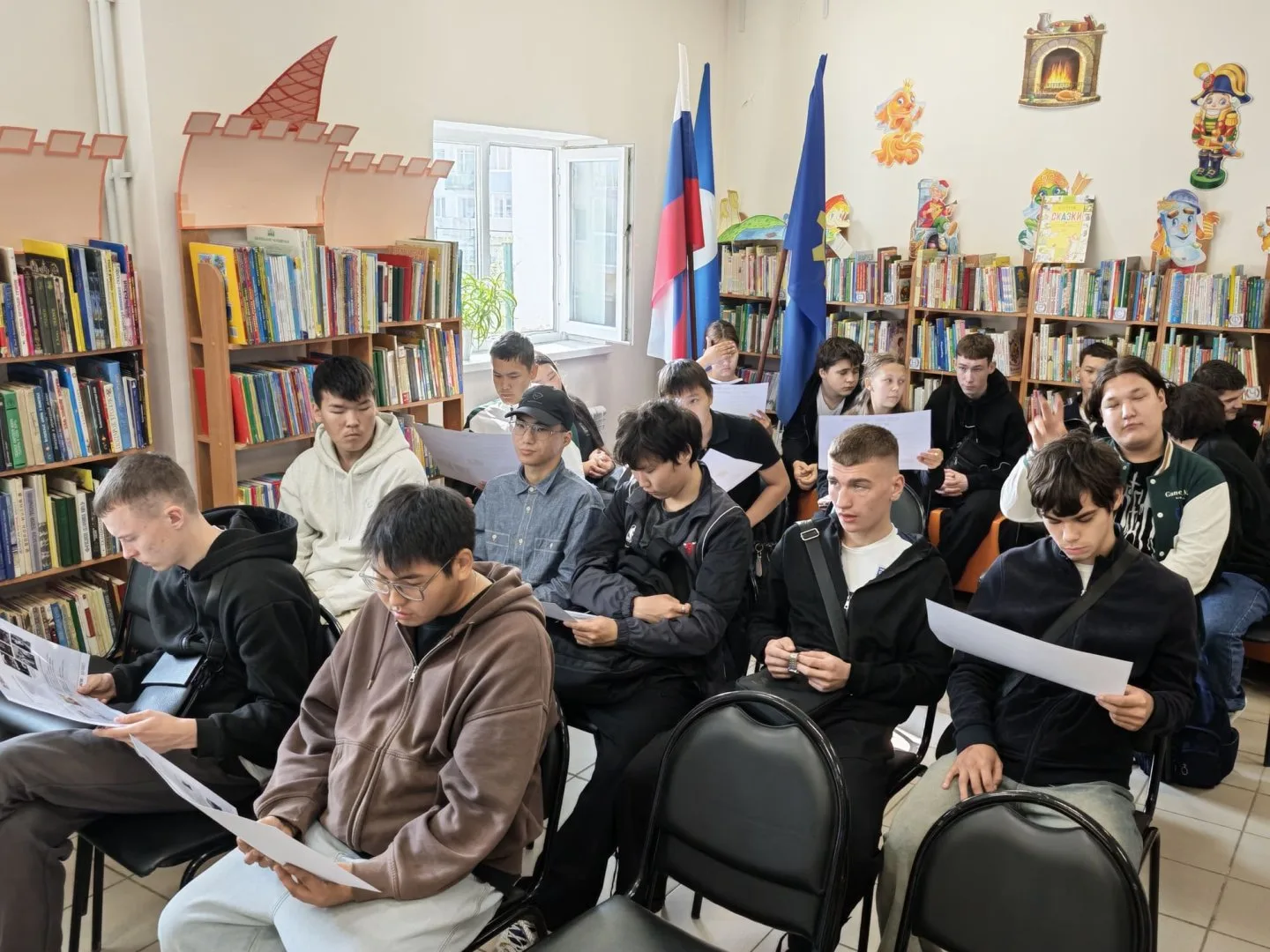 Патриотический час «Страницы подвига: Дальневосточный финал» Живая память истории: в Жа...