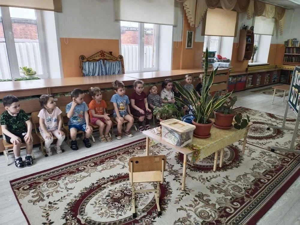 На занятии по познавательному развитию ( основы науки и естествознания) в средней группе сегодня реб
