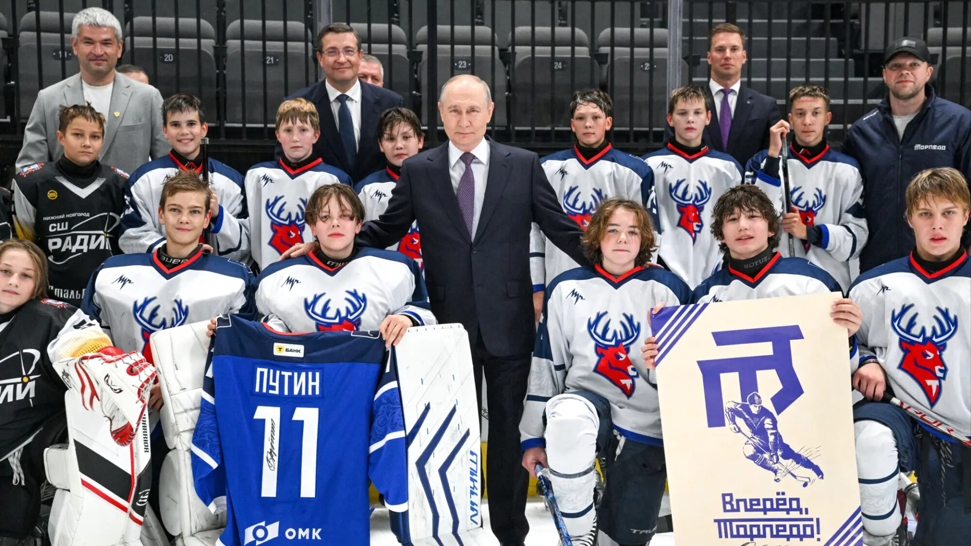 🏒 Владимир Путин посетил многофункциональный спортивный комплекс Volga Арена в Нижнем ...