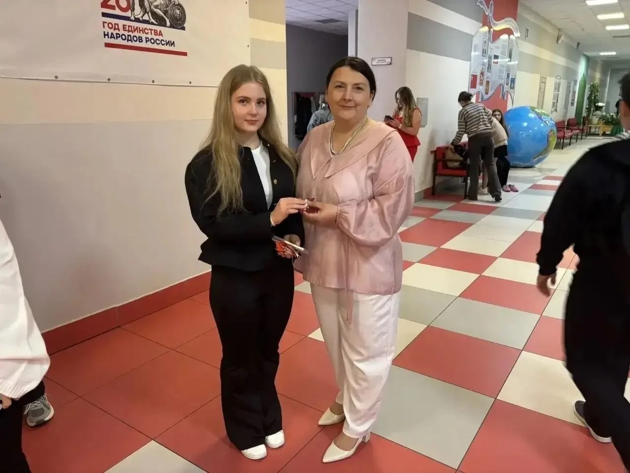 2 октября в нашей школе прошла акция «Букет добрых слов». Учащиеся школы встречали и по...