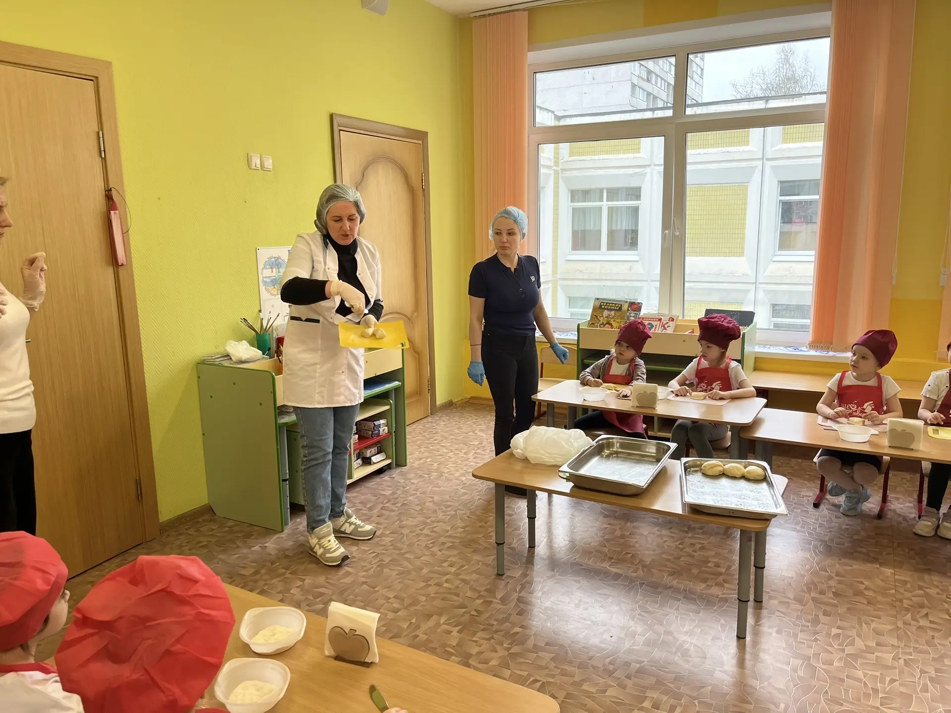 👩‍🍳 КУЛИНАРНЫЙ МАСТЕР-КЛАСС В ДОШКОЛЬНЫХ ГРУППАХ  В дошкольных группах прошёл увлекательный кулинарн