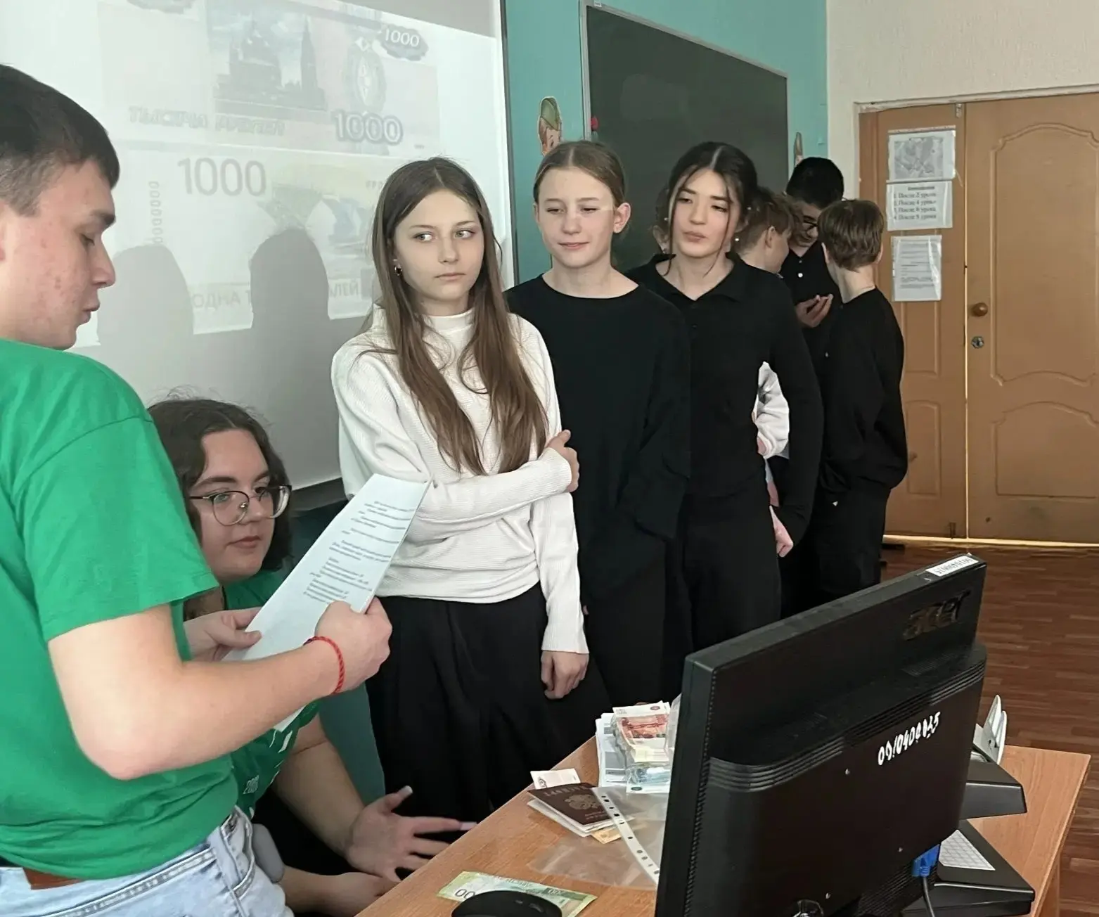 💰💸КАК ВЫГЛЯДЯТ СОВРЕМЕННЫЕ ДЕНЬГИ💸💰  Как выглядят современные деньги и что на них изображено? Именно