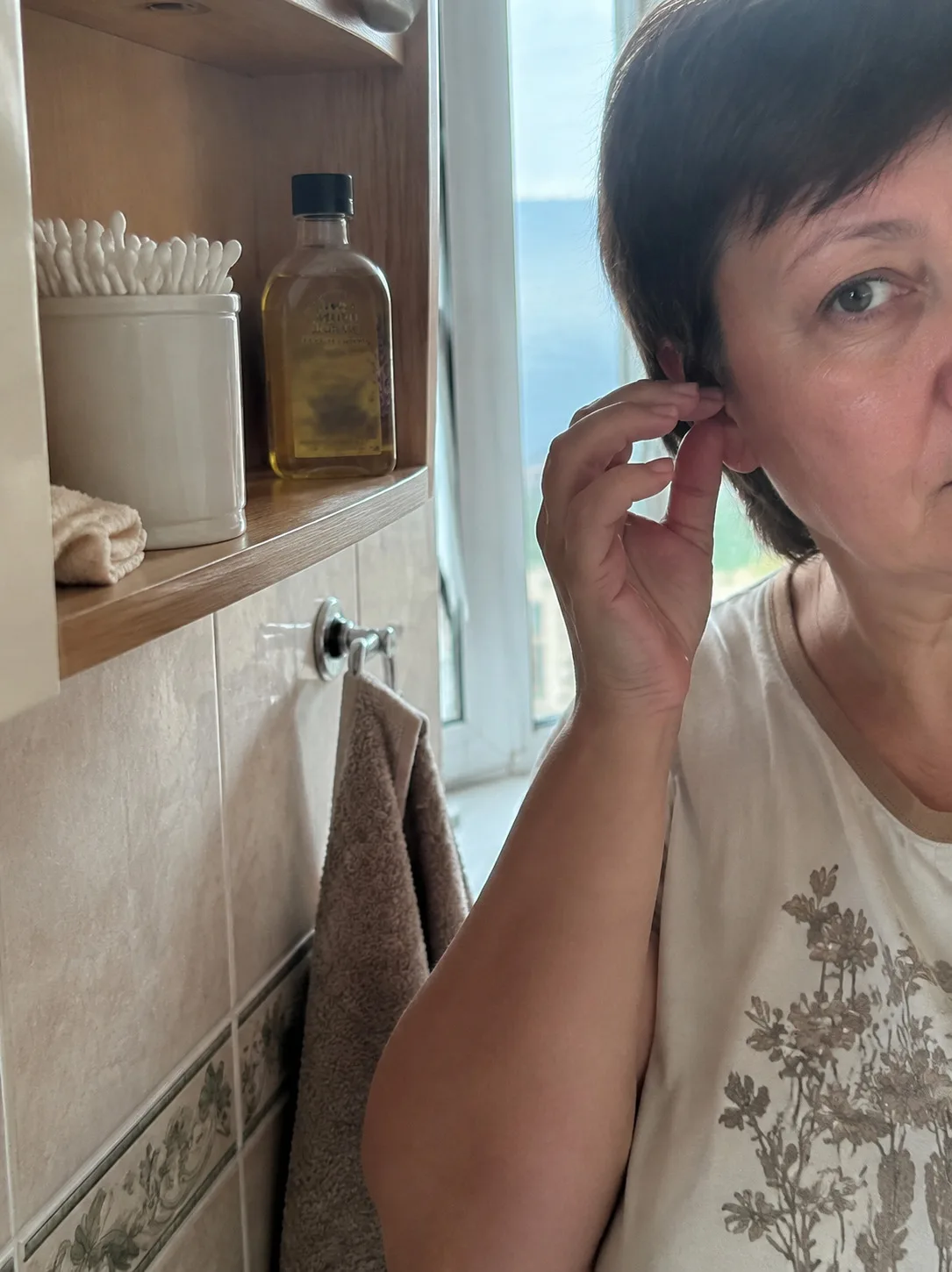 ВАТНАЯ ПАЛОЧКА В УХО — И СЛЫШНО СТАЛО ХУЖЕ. 5 ОШИБОК, О КОТОРЫХ МОЛЧАТ, ПОКА НЕ ЗАЛОЖИТ...