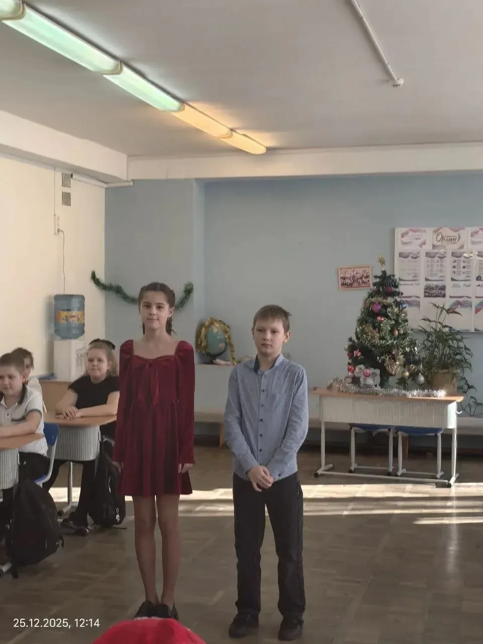 🎄✨ В нашей школе активно готовятся к встрече Нового года! ✨🎄  Для учеников 4 Б класса была организов