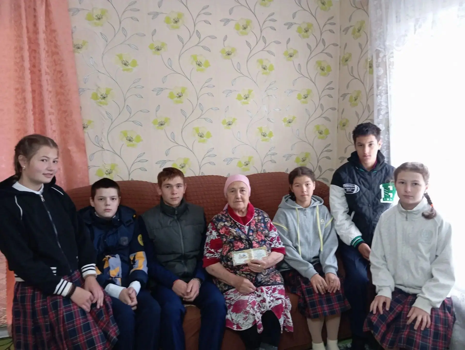 Сегодня воспитанники школы-интернат со своими воспитателями поздравили представителей с...