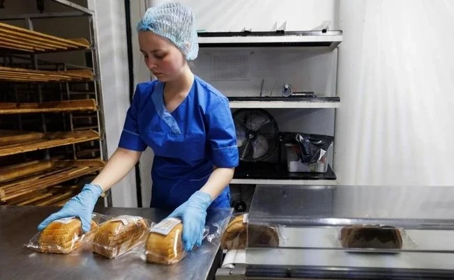 Укладчик-упаковщик готовой продукции (слойки, пироги, печенье)