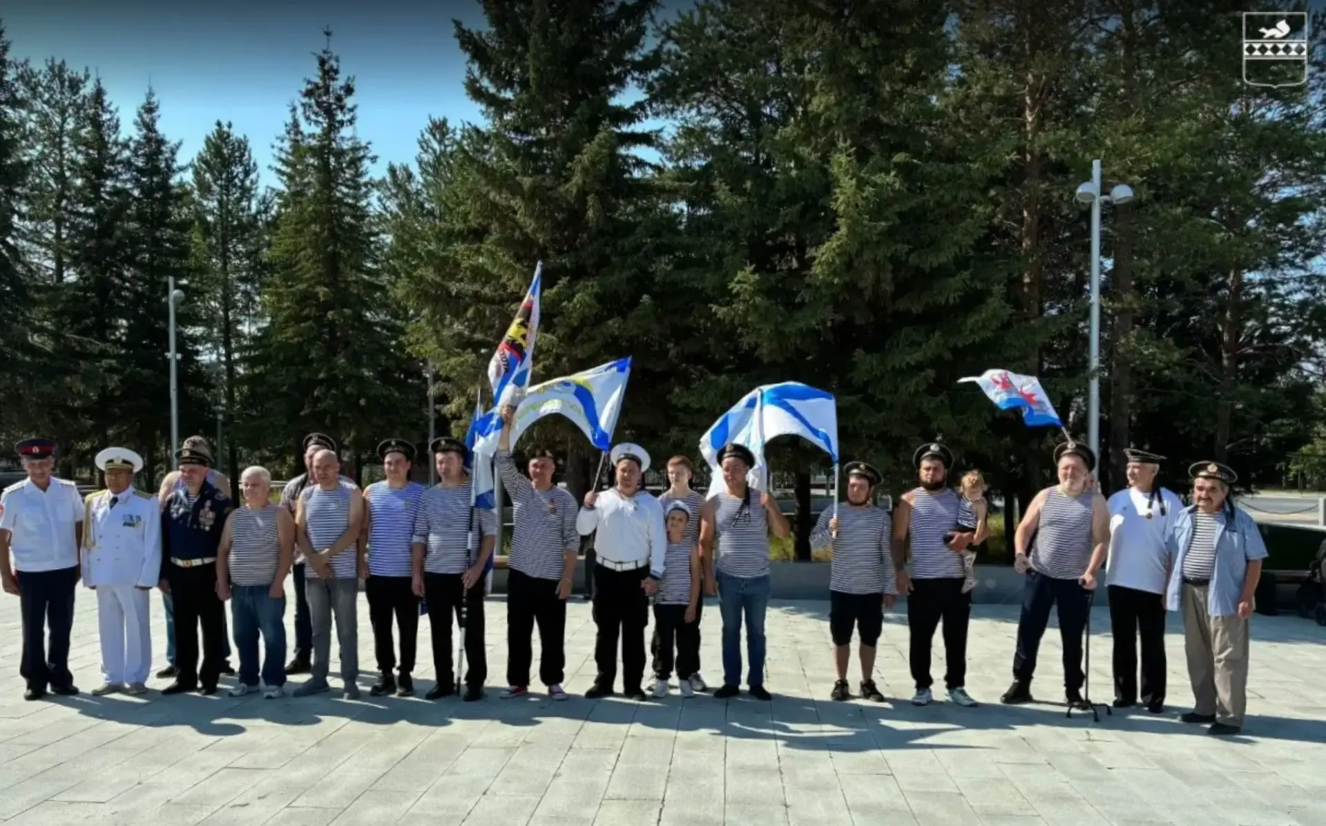 В Тарко-Сале прошла гражданско-патриотическая акция, приуроченная Дню Военно-морского ф...