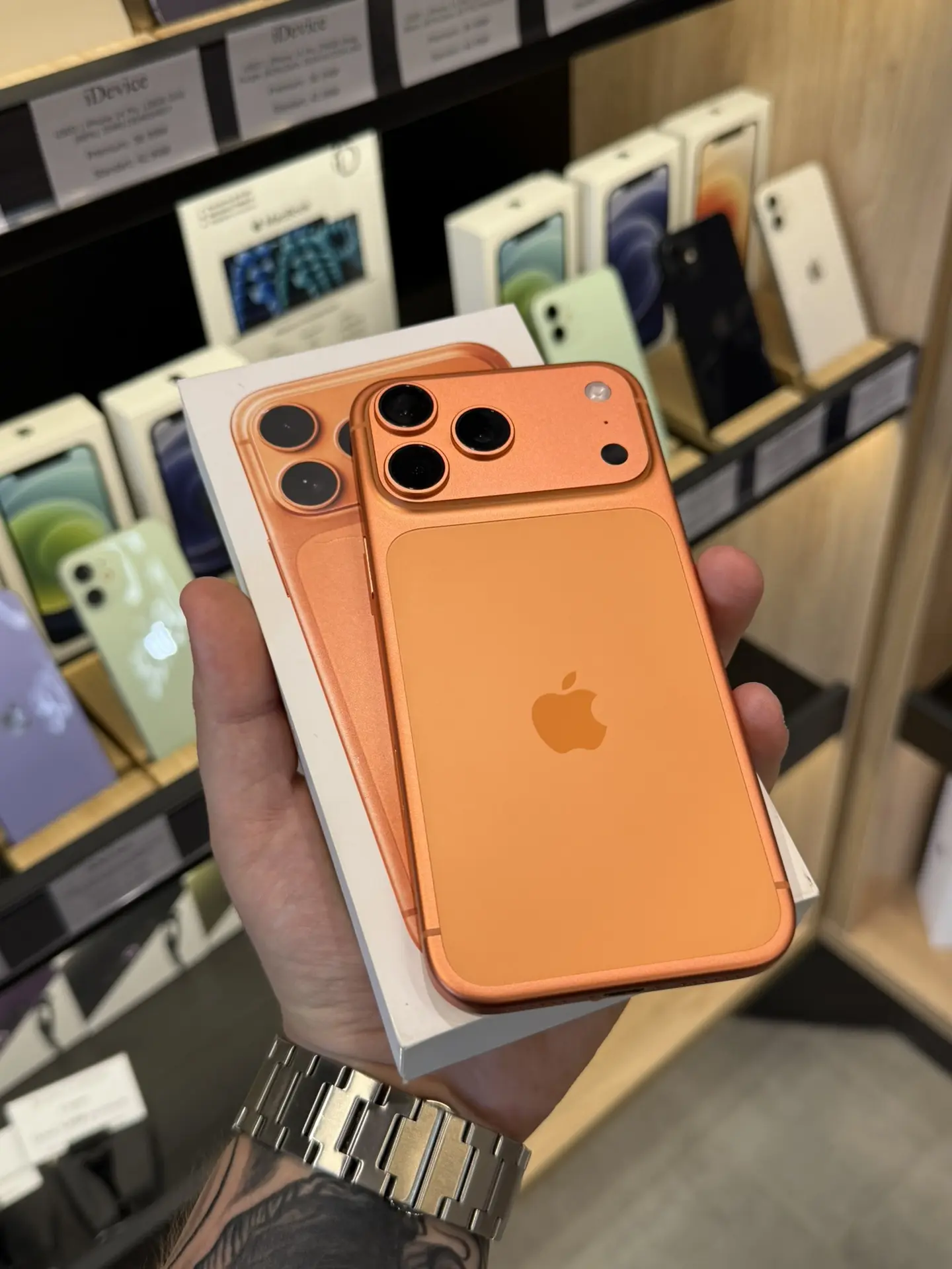 iPhone 17 Pro Max, 256GB 🧡
Sim + eSIM🔥

АКБ: 100%🔋 

Изумительный гаджет по лучшей цене✅

💰Цена: