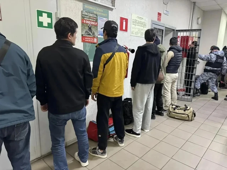 В Челябинской области 19 иностранцев принудительно выдворили из России