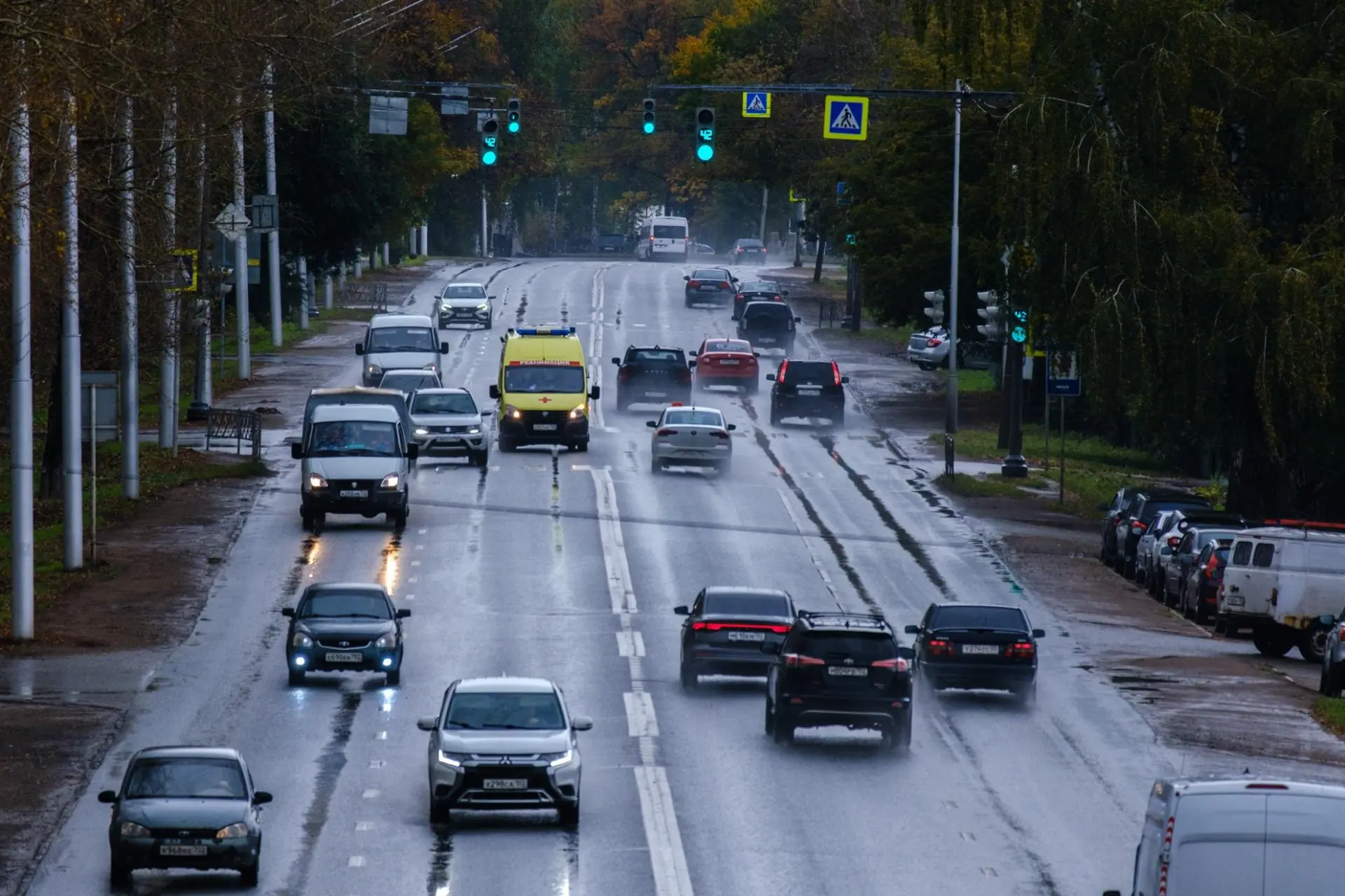 В Уфе мужчина упал с моста на дорогу на улице Рыленко