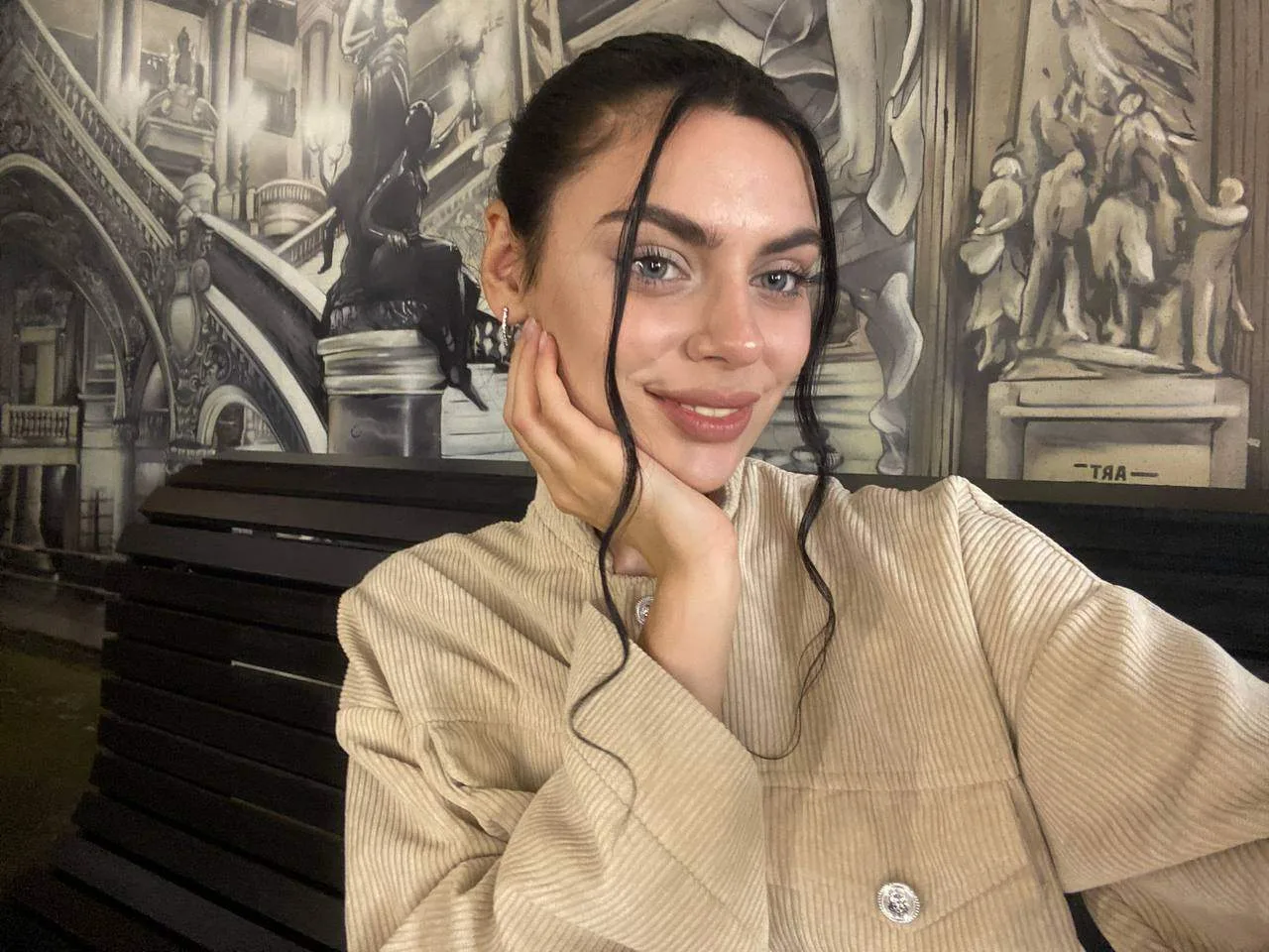 👧 Виктория, 28 лет
📍 Москва

📝 Всем приветик! На данный момент нахожусь в Питере, Буду рада с вам