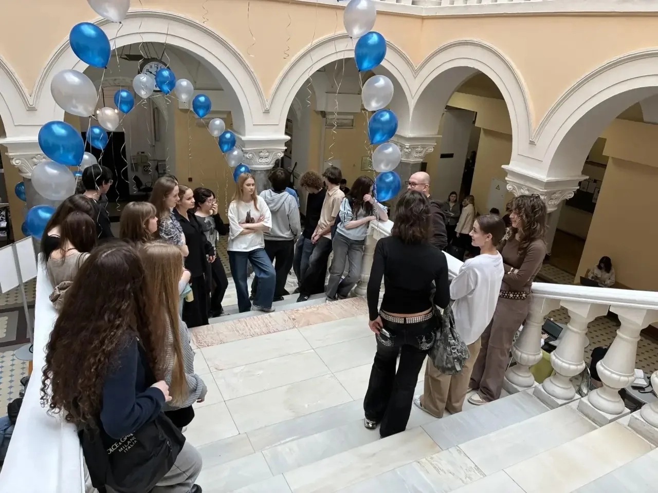 🎤МЕДИАКАНИКУЛЫ🎤  🎓Ученики 10 - медиа класса нашей #ШколаТропарево окунулись в мир современных медиа 