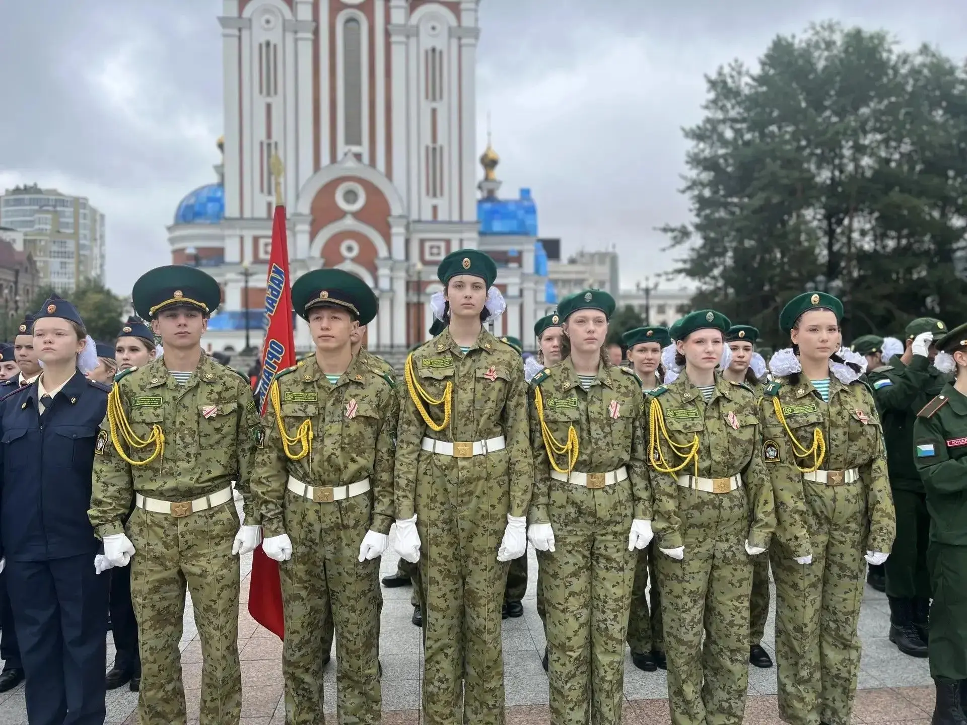 Сегодня учащиеся нашей школы присутствовали   на торжественном митинге,  посвящённому 8...